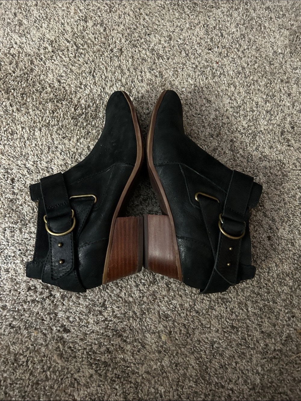 Clarks Black Women's Buckle Ankle Booties, size 6.5